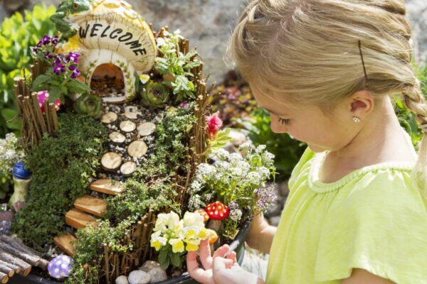 mini ogród z dzieckiem