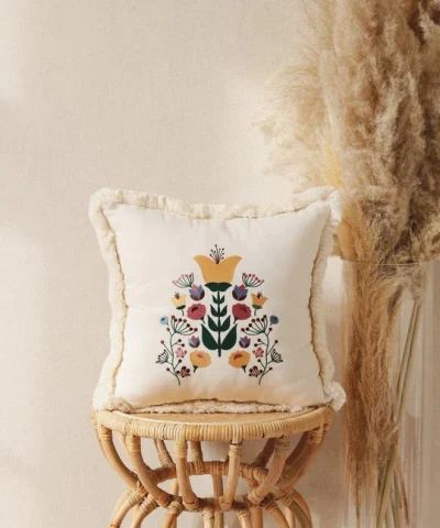 Poduszka bawełniana z haftem
