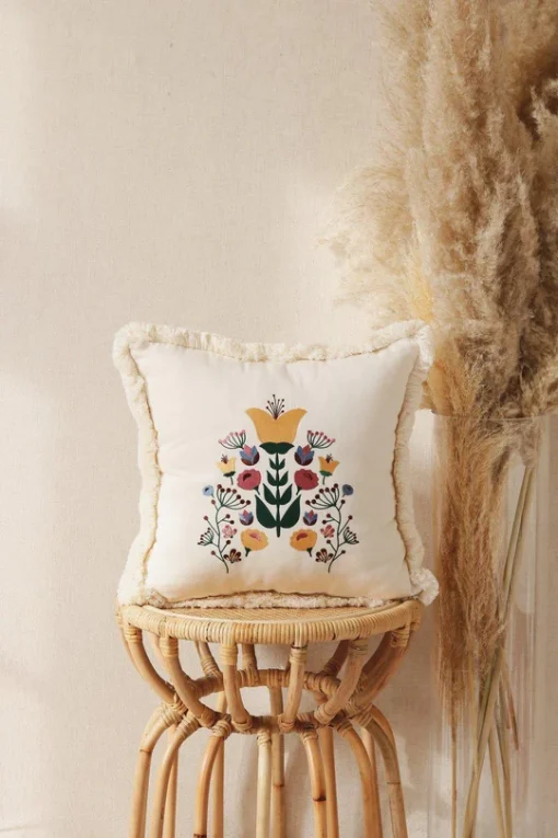 Poduszka bawełniana z haftem