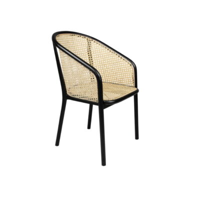 Krzesło rattanowe czarna rama to połączenie elegancji z naturą.