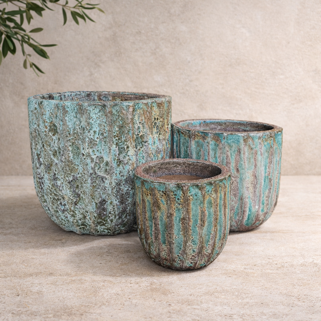 Donica ceramiczna ze strukturą i żłobieniami, turkusowa