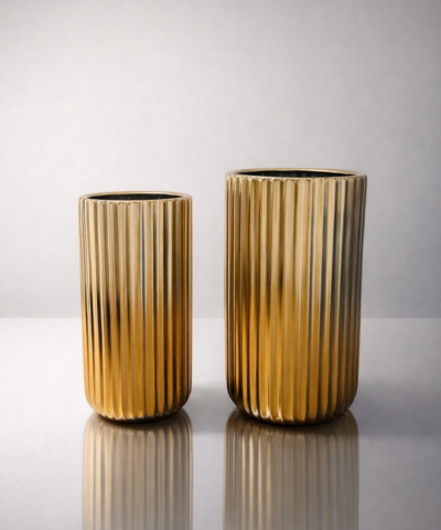 Donice w kolorze szczotkowanego złota wysokie ryflowane