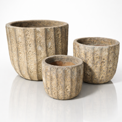 Donica ceramiczna ze strukturą i żłobieniami, kremowo beżowa